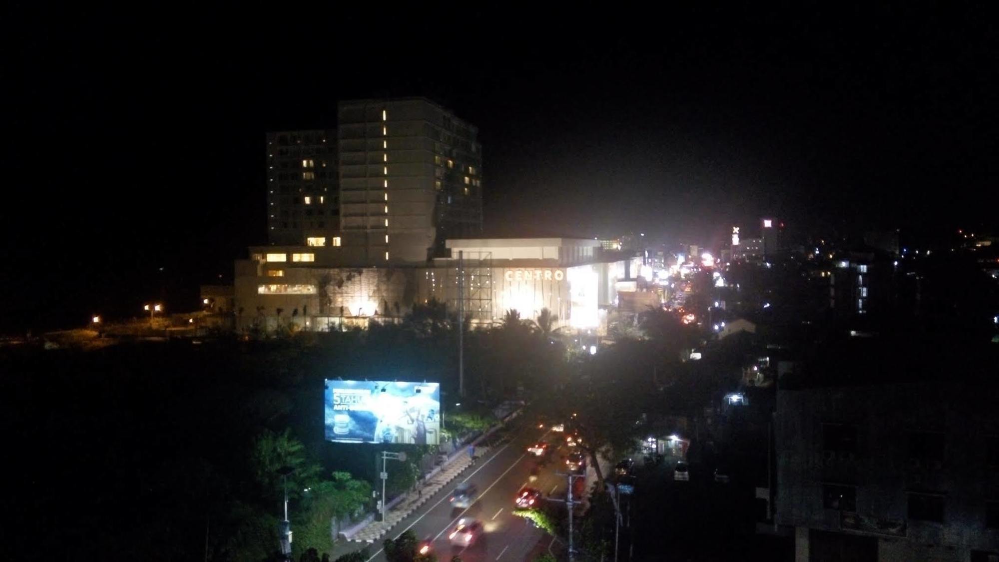 Big Fish Hotel Manado Exterior photo